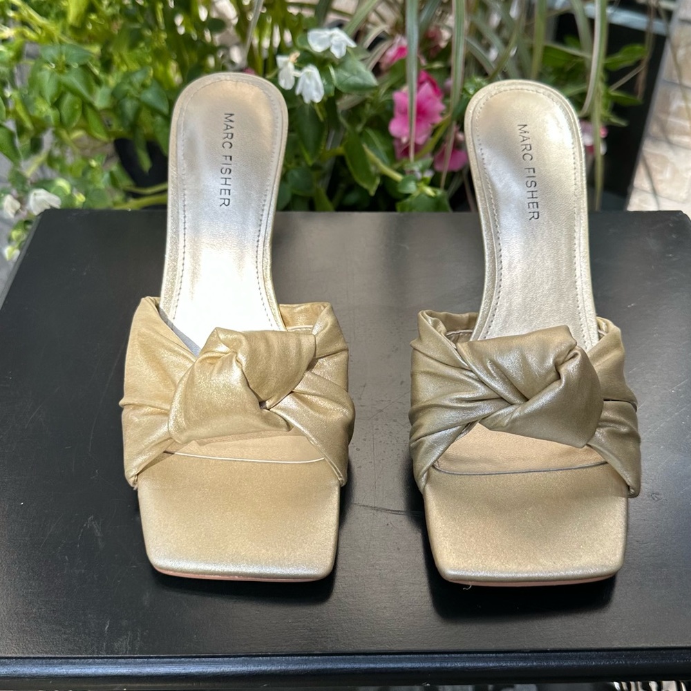 NWOT.  Marc Fisher gold leather slingback low heel.